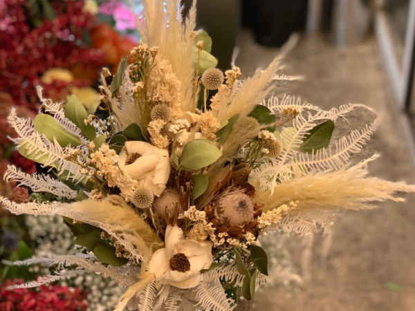 神戸市の花屋咲桜の美しいドライフラワーブーケ