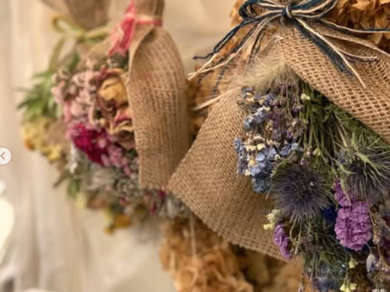 神戸市の花屋咲桜のディスプレイされているドライフラワー